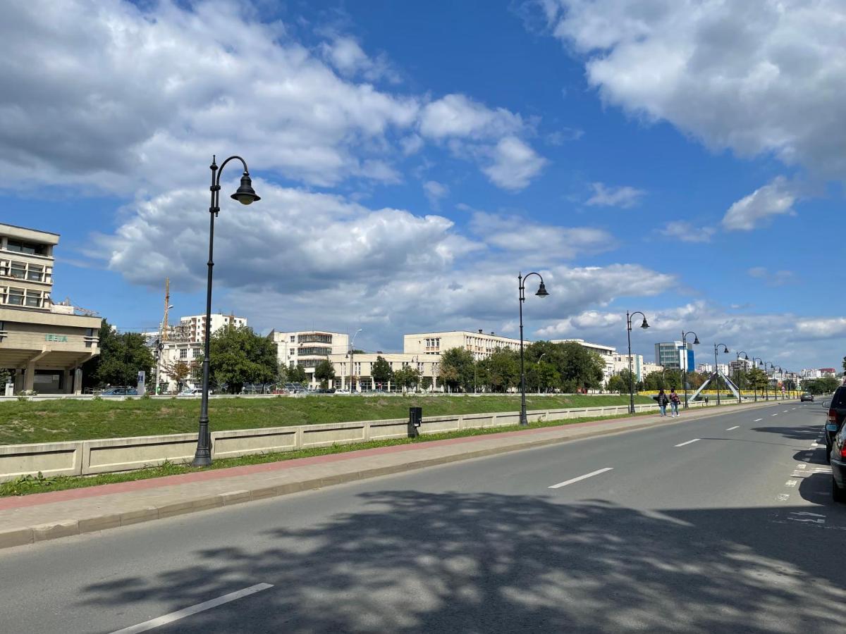 On The Riverside - A Mixed Selection Iasi Exterior photo